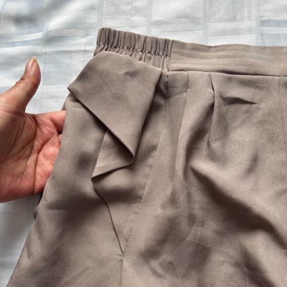 BCBGeneration Tan Flowy Shorts - Picture 10 of 13